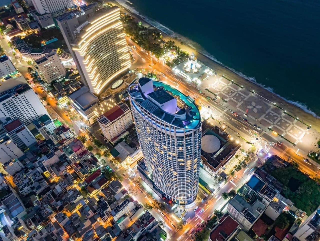 Panorama Oceanfront Suite Nha Trang Buitenkant foto