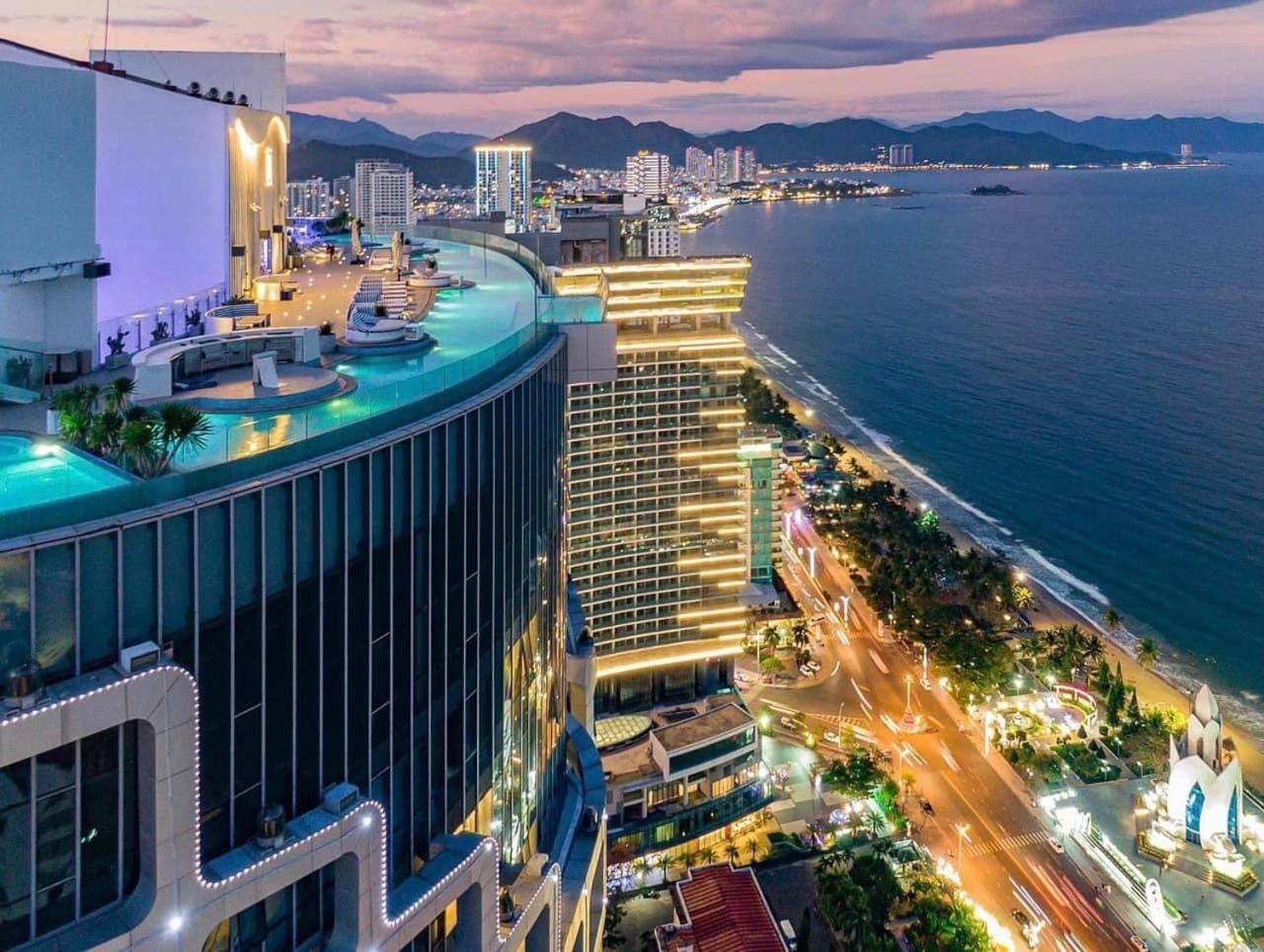Panorama Oceanfront Suite Nha Trang Buitenkant foto