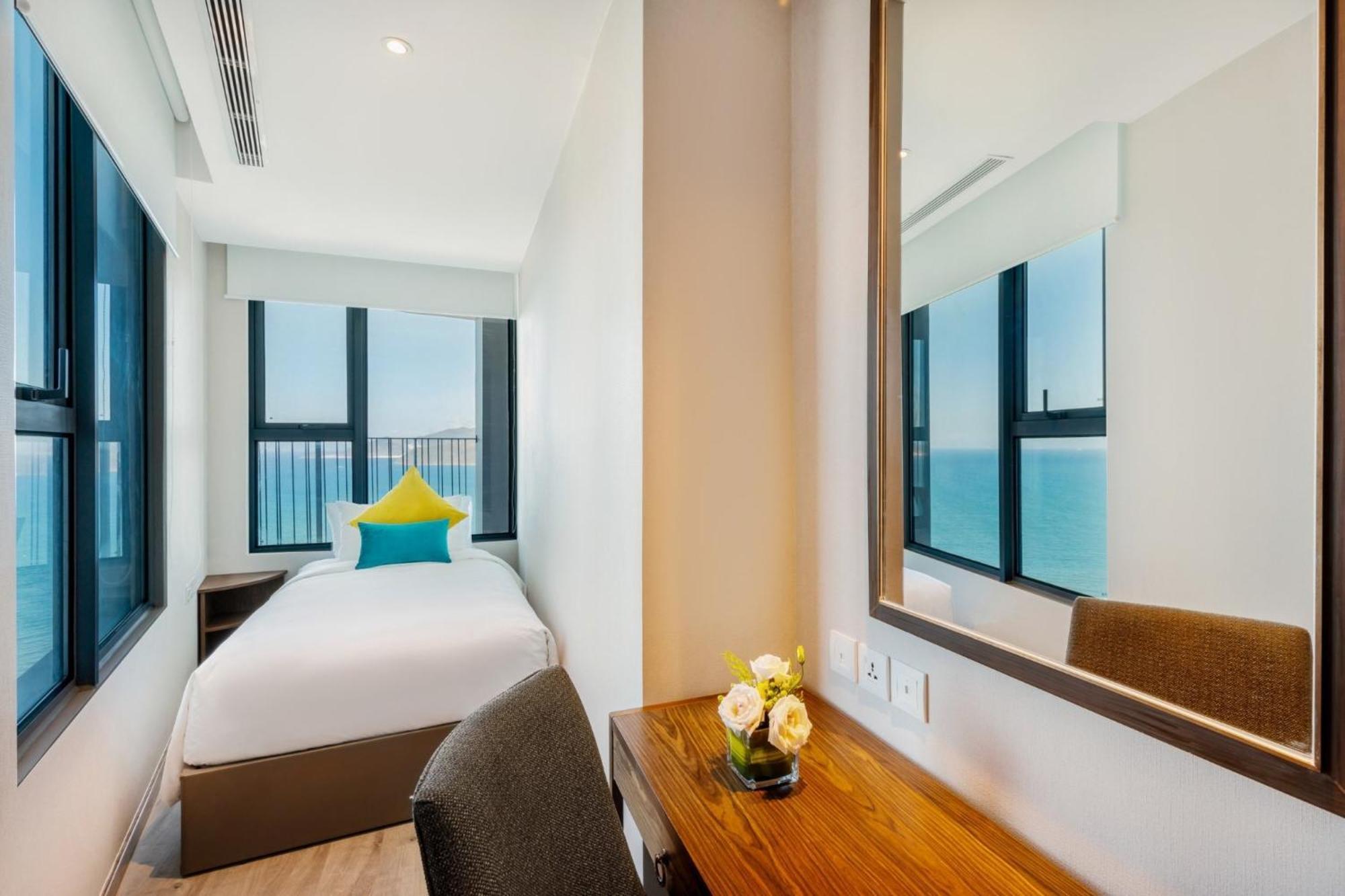 Panorama Oceanfront Suite Nha Trang Buitenkant foto
