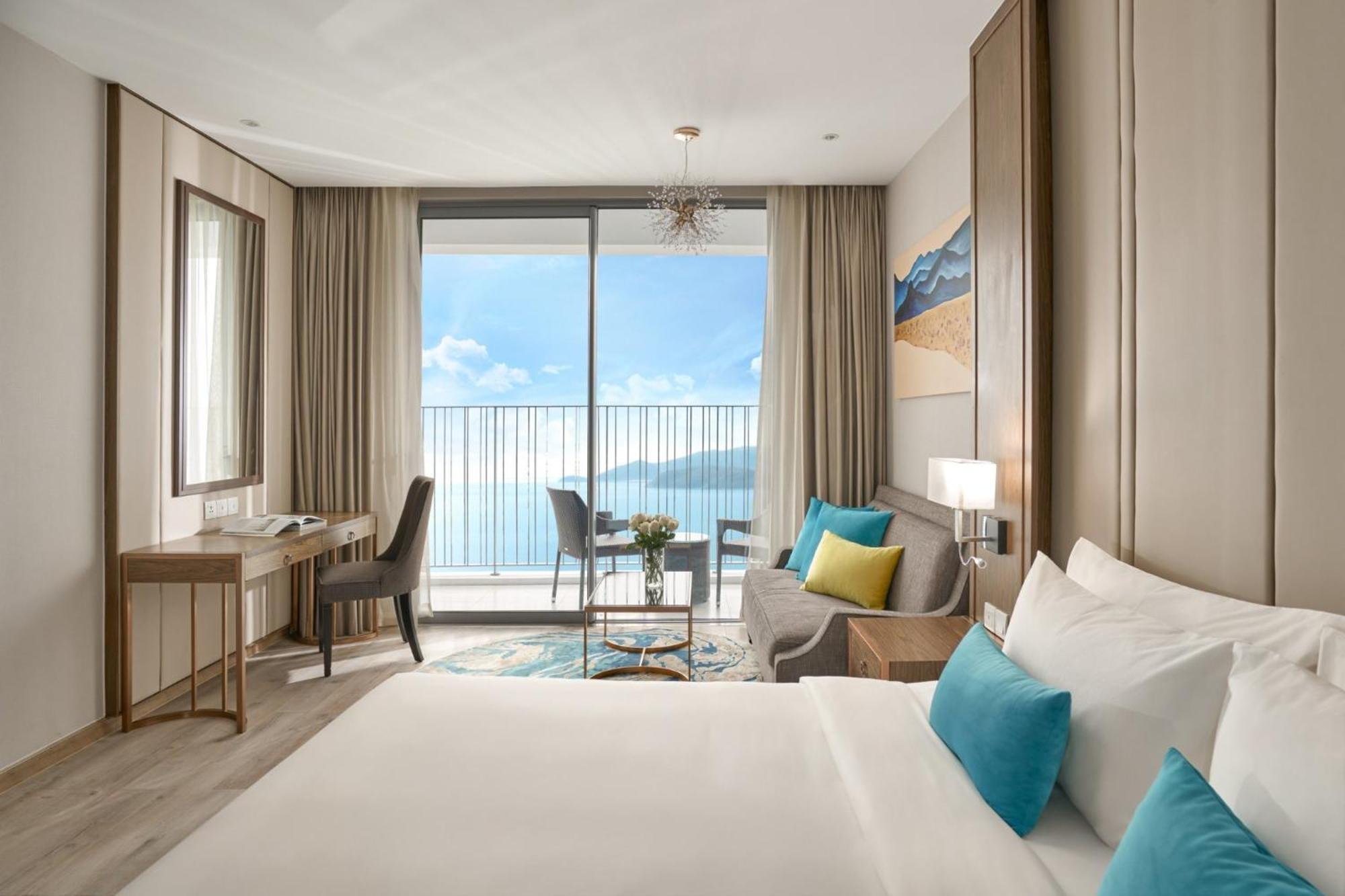 Panorama Oceanfront Suite Nha Trang Buitenkant foto