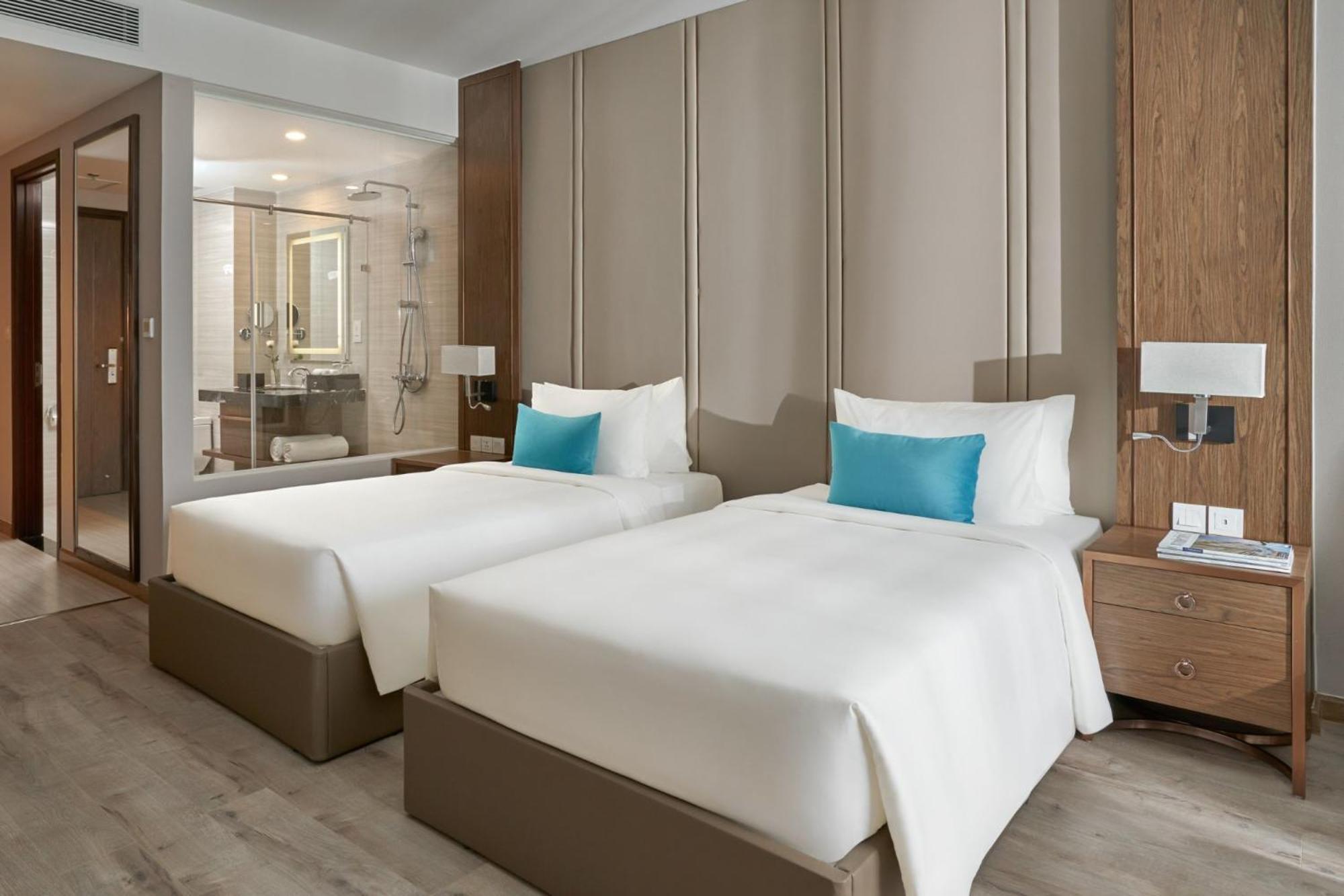 Panorama Oceanfront Suite Nha Trang Buitenkant foto