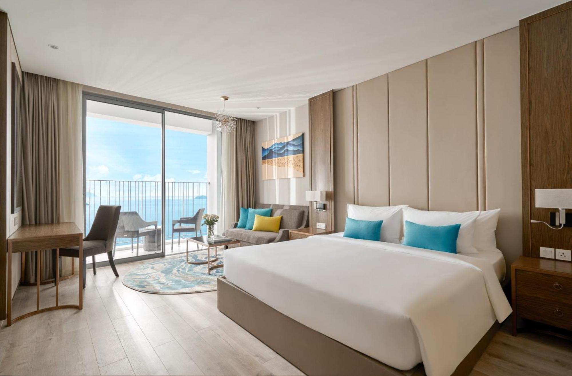 Panorama Oceanfront Suite Nha Trang Buitenkant foto