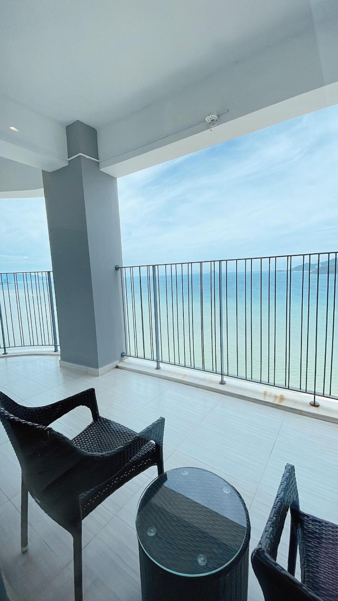 Panorama Oceanfront Suite Nha Trang Buitenkant foto