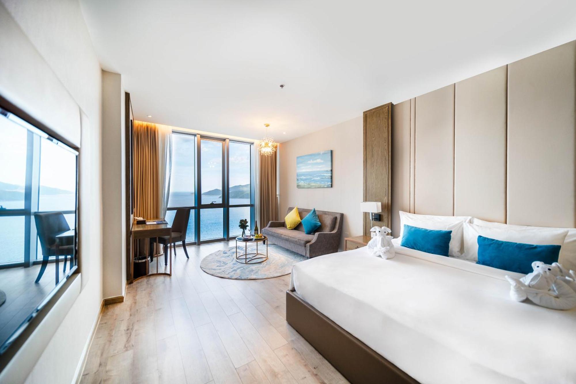 Panorama Oceanfront Suite Nha Trang Buitenkant foto